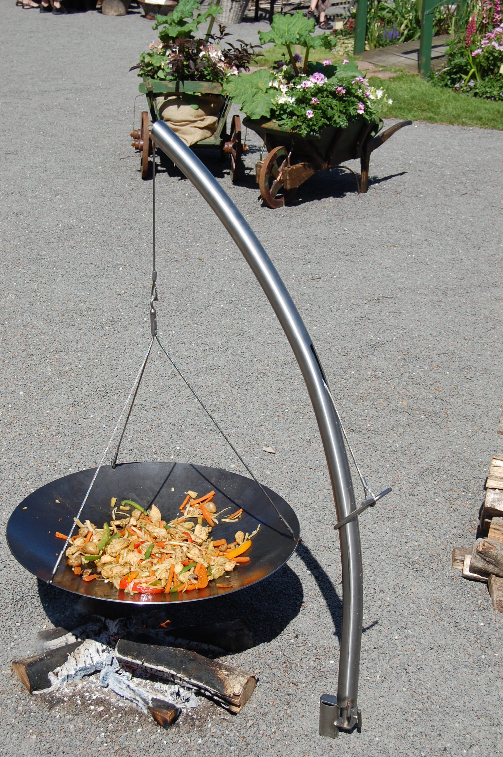 200-10453 Camp fire w. wok (200-10414)