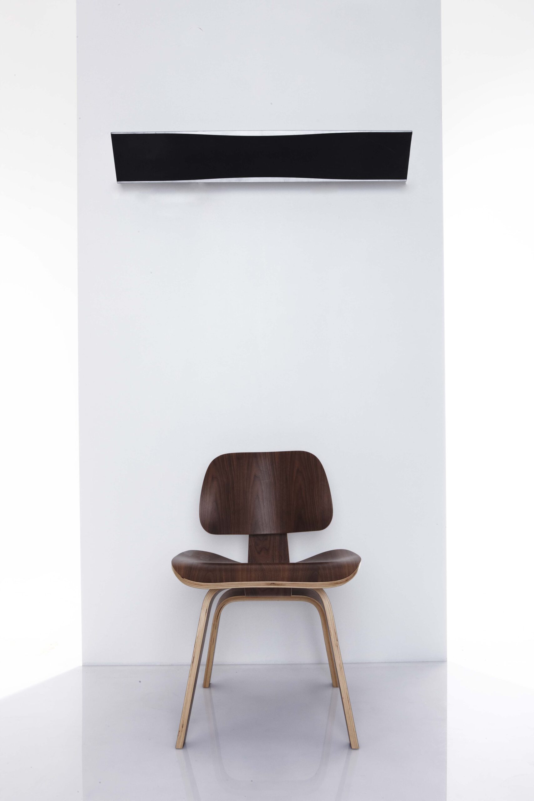 Platinum Electric with chair front on